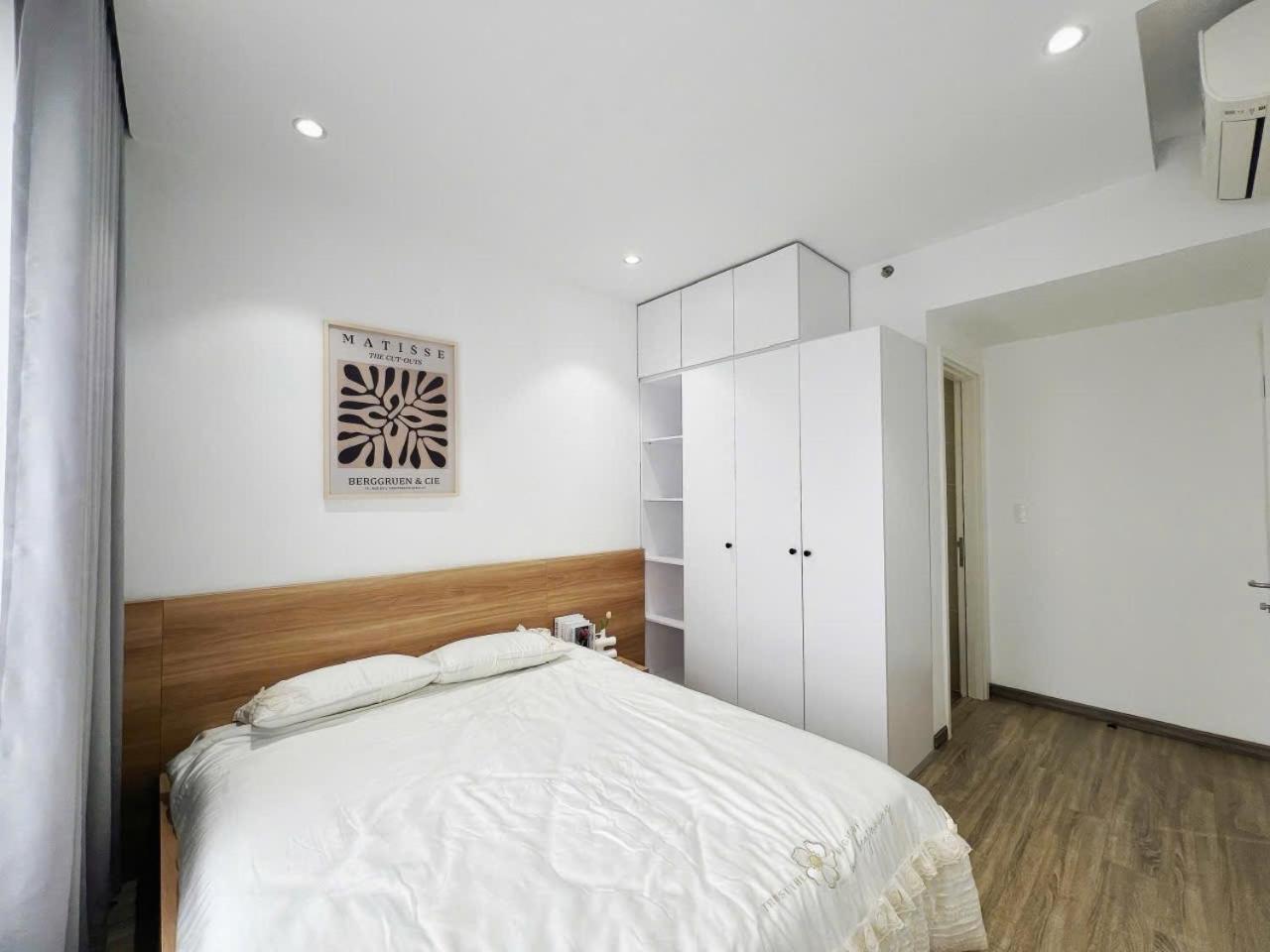 Spacious Khách sạn 5*